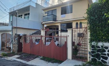 CASA EXCELENTEMENTE UBICADA EN LOMAS MAGALLANES