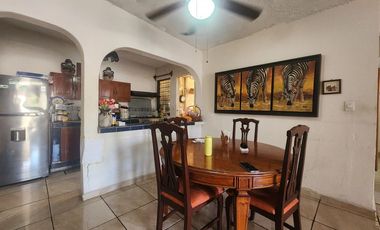 CASA EXCELENTEMENTE UBICADA EN LOMAS MAGALLANES