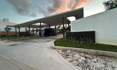 Casa de Tres Niveles en Cancún – Terraza Privada y amenidades de estilo resort con plusvalía