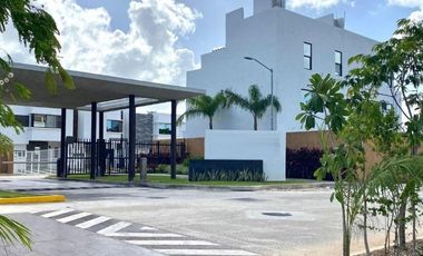 Casa de Tres Niveles en Cancún – Terraza Privada y amenidades de estilo resort con plusvalía