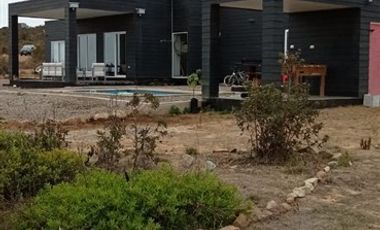 Casa en Venta en Condominio rocas del mar 566