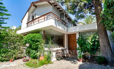Encantadora casa familiar en venta en el corazón de Ñuñoa!