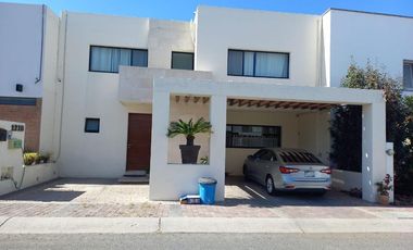 Casa en condominio en venta en Querétaro, Cumbres del Lago