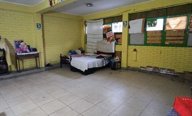 VENTANILLA VENTA DE CASA COMO TERRENO 120 M2  FRENTE A PARQUE..!!