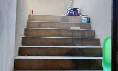 VENTANILLA VENTA DE CASA COMO TERRENO 120 M2  FRENTE A PARQUE..!!