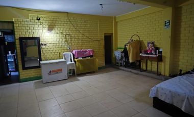 VENTANILLA VENTA DE CASA COMO TERRENO 120 M2  FRENTE A PARQUE..!!