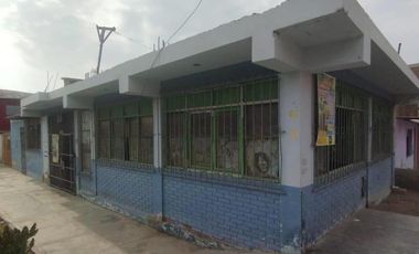 VENTANILLA VENTA DE CASA COMO TERRENO 120 M2  FRENTE A PARQUE..!!