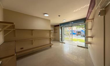 ALQUILO TIENDA COMERCIAL EN CALLE TRAPICHE CON FRESNOS SOL DE LA MOLINA