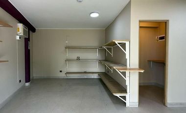 ALQUILO TIENDA COMERCIAL EN CALLE TRAPICHE CON FRESNOS SOL DE LA MOLINA