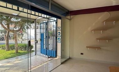 ALQUILO TIENDA COMERCIAL EN CALLE TRAPICHE CON FRESNOS SOL DE LA MOLINA