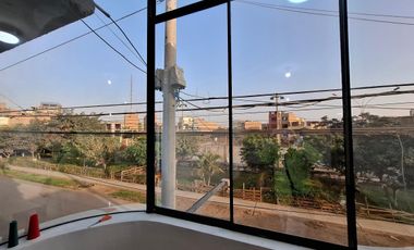 En alquiler amplio departamento frente a parque, por la Av. Sol de Naranjal, San Martín de Porres