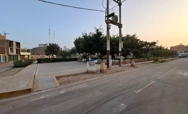 En alquiler amplio departamento frente a parque, por la Av. Sol de Naranjal, San Martín de Porres