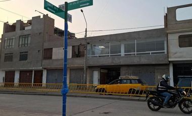 En alquiler amplio departamento frente a parque, por la Av. Sol de Naranjal, San Martín de Porres