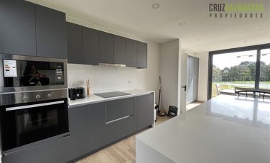 Casa en Venta en Amplia y como nueva, condominio cerrado con seguridad 24 hrs