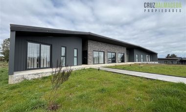 Casa en Venta en Amplia y como nueva, condominio cerrado con seguridad 24 hrs