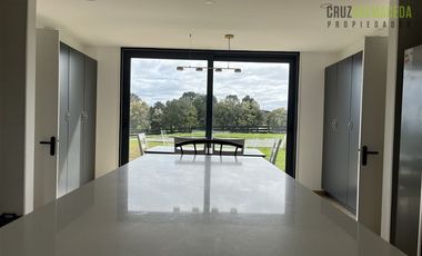 Casa en Venta en Amplia y como nueva, condominio cerrado con seguridad 24 hrs