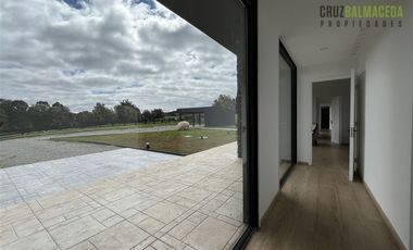 Casa en Venta en Amplia y como nueva, condominio cerrado con seguridad 24 hrs
