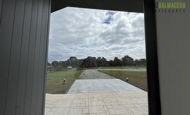 Casa en Venta en Amplia y como nueva, condominio cerrado con seguridad 24 hrs