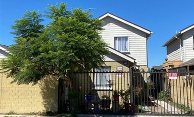 Casa en Venta en detective vicente bougett / Caludio Bravo