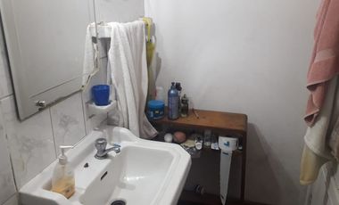 CASA SOLIDA 2 PISOS AMPLIO TERRENO