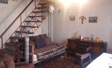 CASA SOLIDA 2 PISOS AMPLIO TERRENO