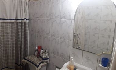 CASA SOLIDA 2 PISOS AMPLIO TERRENO