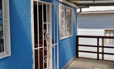 CASA AISLADA ILUMINADA 2 PISOS