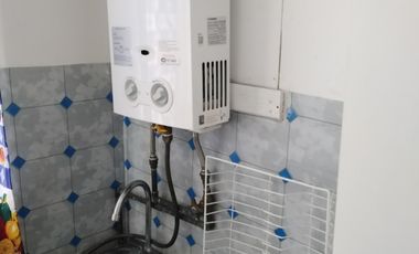 CASA AISLADA ILUMINADA 2 PISOS