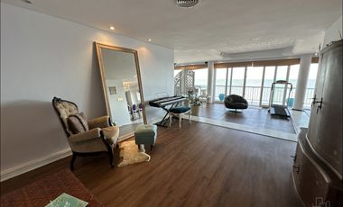 Exclusivo piso en Punta Iglesia - Primera línea al mar