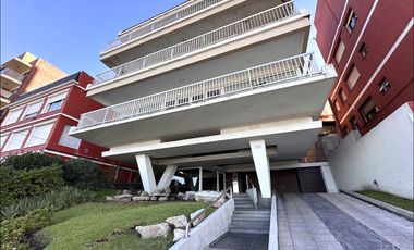 Exclusivo piso en Punta Iglesia - Primera línea al mar