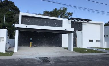 Casa en venta en Lomas de Cocoyoc, Atlatlahucan, Morelos