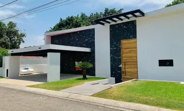 Casa en venta en Lomas de Cocoyoc, Atlatlahucan, Morelos