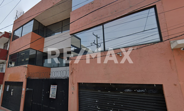 EDIFICIO DE OFICINAS Y LOCALES COMERCIALES EN VENTA CERCA DE PLAZA PUERTA LA VICTORIA, QUERÉTARO - (3)