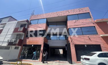 EDIFICIO DE OFICINAS Y LOCALES COMERCIALES EN VENTA CERCA DE PLAZA PUERTA LA VICTORIA, QUERÉTARO - (3)