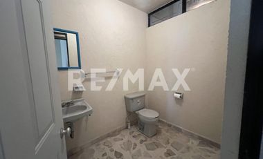 EDIFICIO DE OFICINAS Y LOCALES COMERCIALES EN VENTA CERCA DE PLAZA PUERTA LA VICTORIA, QUERÉTARO - (3)