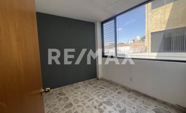 EDIFICIO DE OFICINAS Y LOCALES COMERCIALES EN VENTA CERCA DE PLAZA PUERTA LA VICTORIA, QUERÉTARO - (3)