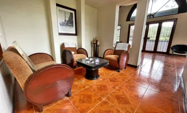 Casa finca con 5 habitaciones en marinilla