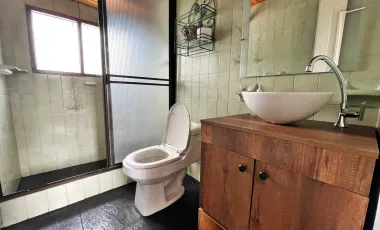 Casa finca con 5 habitaciones en marinilla