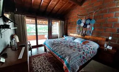 Finca agropecuaria de 6,4 ha con cultivo de aguacate en venta