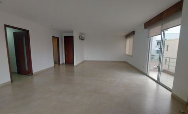 Venta de departamento en km 3.5 vía a Samborondón