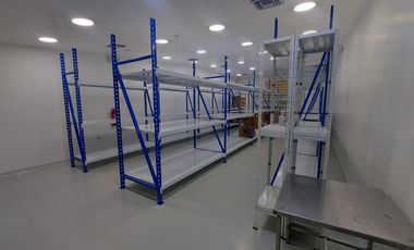 Se alquila ofibodega de tres niveles en Parque California