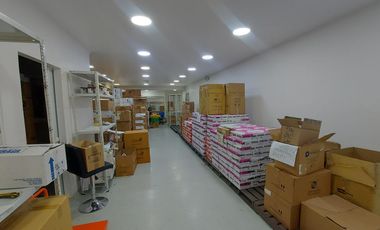 Se alquila ofibodega de tres niveles en Parque California