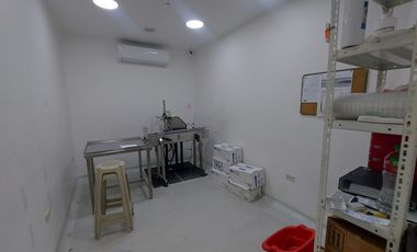 Se alquila ofibodega de tres niveles en Parque California