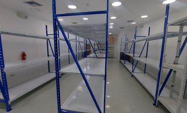 Se alquila ofibodega de tres niveles en Parque California