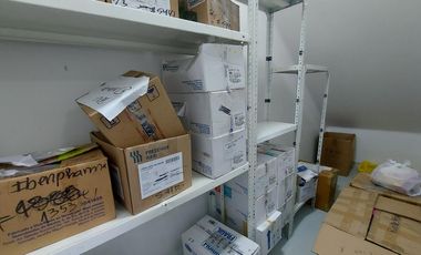 Se alquila ofibodega de tres niveles en Parque California