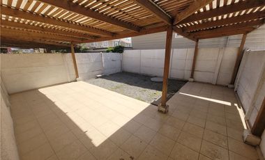 Arriendo Casa de 3d,2b,2estc y patio en Cerrillos