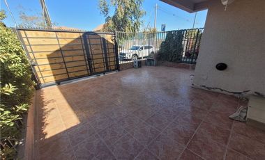 Arriendo Casa de 3d,2b,2estc y patio en Cerrillos