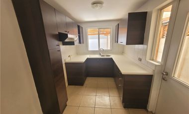 Arriendo Casa de 3d,2b,2estc y patio en Cerrillos