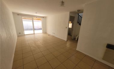 Arriendo Casa de 3d,2b,2estc y patio en Cerrillos