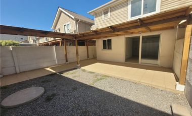 Arriendo Casa de 3d,2b,2estc y patio en Cerrillos